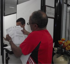 Governo municipal de Divinópolis tenta manobra política para aprovar empréstimos - Vereador barra apresentando três Emendas aos projetos de Lei EM-060, 061 e 062 vereador edson apresentando emendas